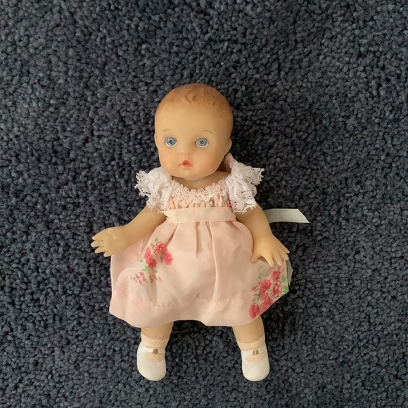 💞Collection of the Masters Doll - Patricia💞 - Picture 7 of 15